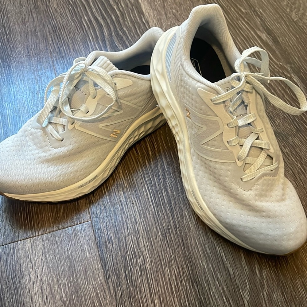 NWT! New Balance Arishi v4 Sneakers Size 7.5